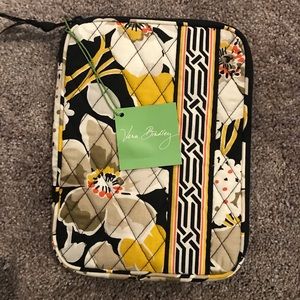 NWT Vera Bradley E-Reader Dogwood